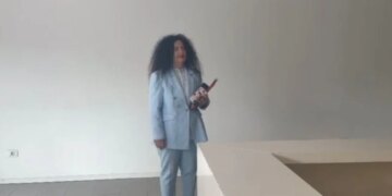 Mjekja dorëzoi dosjen për kreun e PD: Respekt për Berishën; nëse demokratët duan figurë të papërlyer, më votojnë