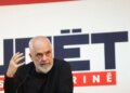 Molotovarët dërgojnë llumin në Europë; Rama për opozitën: Tentojnë të pengojnë Shqipërinë, BE është mahnitur prej tyre.