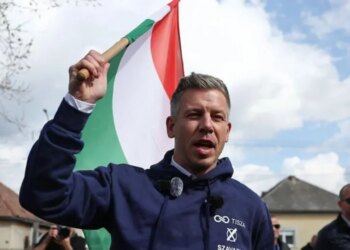 “Moment i rëndësishëm: Ish-bashkëpunëtori i Orbanit, Peter Magyar, shpall kandidaturën për zgjedhjet në Hungari”