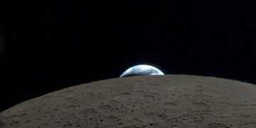 Momenti kur Toka fshihet pas Hënës — video e pabesueshme filmuar nga astronauti i NASA-s me iPhone nga hapësira