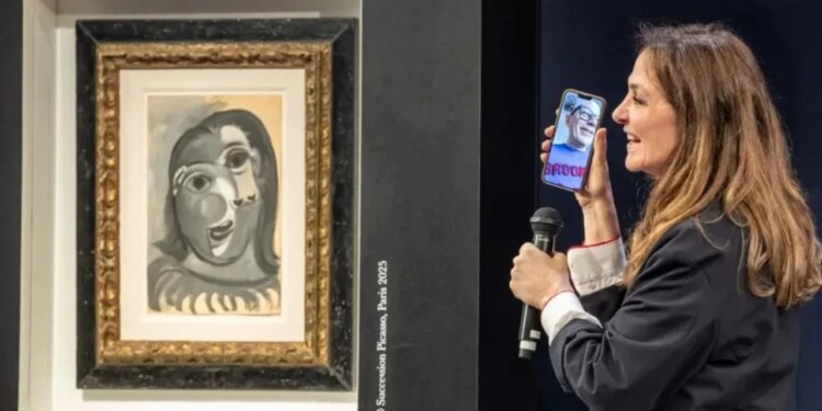 Mori pjesë në lotarinë bamirësie me 100 dollarë dhe fitoi pikturën e Picasso-s vlerë 1 milion euro.