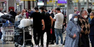 Ndryshojnë rregullat për deklarimin e cash në kufi; shtohen kontrollet, mund të bllokohen shumat nën 10 mijë euro