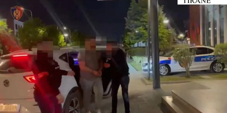 Në Kombinat zbulohet lokal ku vendoseshin baste sportive, arrestohet 24-vjeçari