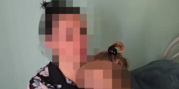 Nëna e katër fëmijëve la dhunën, punon dy punë; vetëm qetësia e tyre më jep frocë