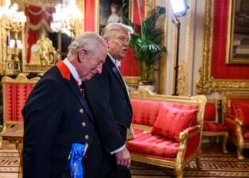 Nëse do të varej nga ai, do të na kishte ndihmuar me Iranin / Trump lavdëron Charles, godet Starmerin