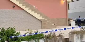 Ngjarja tragjike në Vlorë: policia reagon pas vdekjes së 2-vjeçarit nga rënia nga ballkoni