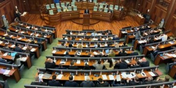 Nis seanca e jashtëzakonshme plenare në Kuvendin e Kosovës; mungon opozita, në axhendë zgjedhja e Presidentit të ri