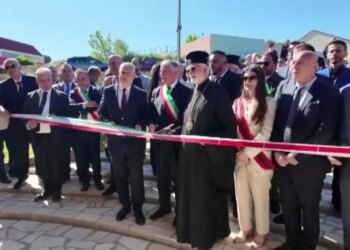 Nisma kulturore në Kalabri, inaugurohet teatri i parë arbëresh; prefekti i Tranës: drejt finalizimit të projektit të madh