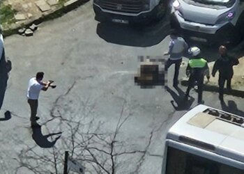 Një autor humbi jetën, ndërsa dy të tjerë u shumëzuan/ Të armatosur qëlluan me plumba, incidenti ndodhi para Konsullatës së Izraelit në Turqi.
