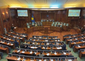 Një ditë para skadimit të afatit për zgjedhjen e Presidentit, Konjufca dhe Kollcaku tërhiqen nga gara