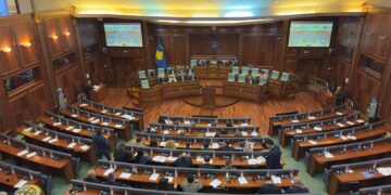 Një ditë para skadimit të afatit për zgjedhjen e Presidentit, Konjufca dhe Kollcaku tërhiqen nga gara