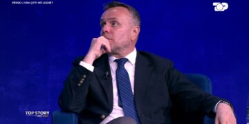 Nuk dinin që bashkëshortja ishte në makinë / Atentati me dy viktima në Lezhë, Karamuço: S’ka bërë vaki që…