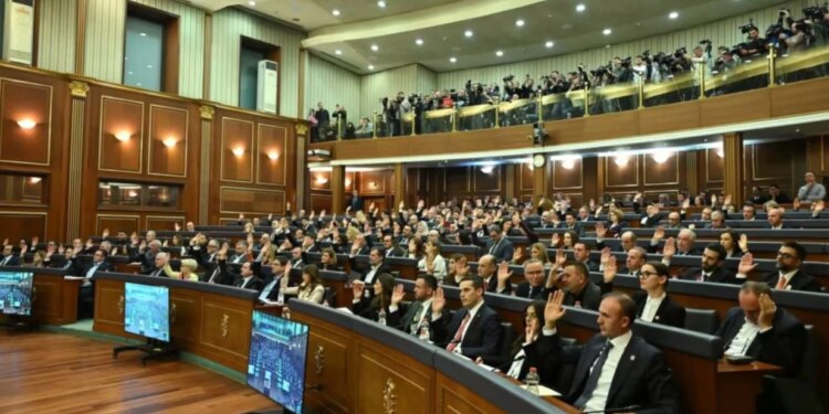 Nuk ka përparim drejt arritjes së një konsensusi mbi çështjen e presidentit të Kosovës, megjithëse Gjykata Kushtetuese ka caktuar një afat.