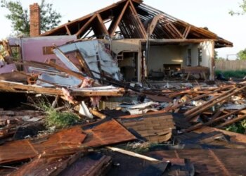 Oklahoma goditet nga disa tornado, me dëme të mëdha; autoritet në alarm pas stuhive të forta