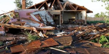 Oklahoma goditet nga disa tornado, me dëme të mëdha; autoritet në alarm pas stuhive të forta
