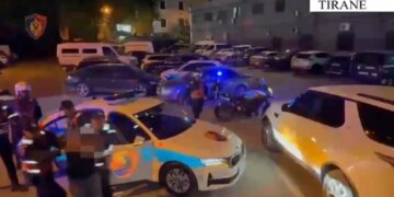 Operacion antidrogë Tiranë: arrestohet i ri; shpallen në kërkim dy bashkëpunëtorë, sekuestrohen mbi 1 kg kokainë dhe kanabis