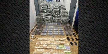 Operacion antidrogë në Greqi, ku konfiskohen qindra kilogramë kokainë dhe kanabis.