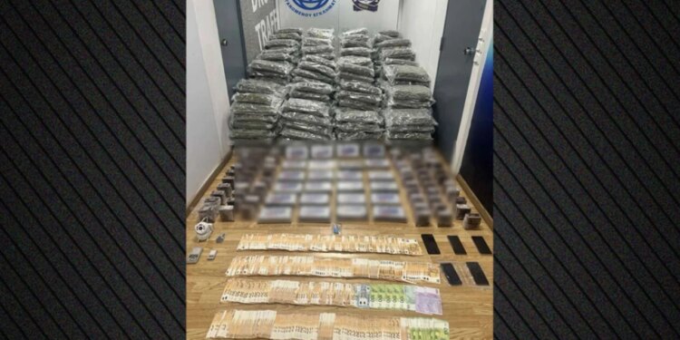 Operacion antidrogë në Greqi, ku konfiskohen qindra kilogramë kokainë dhe kanabis.