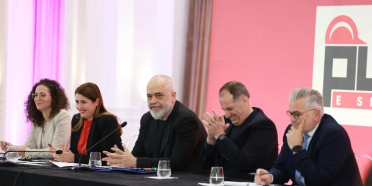 “PS është e aftë të arrijë fitore në çdo Qendër Votimi”/ Rama në asamble: Kemi një detyrë historike për t'u anëtarësuar në BE, 27 vendet na mbështesin.