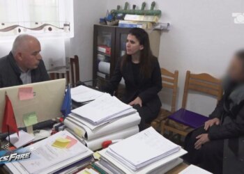 Pagë pa punë në UK Mirditë: përplasje në Fiks Fare, akuza, kundër-akuza dhe përgjigje të shmangura