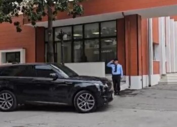 Pas porosive që u dha bluve në Korçë, drejtori i Përgjithshëm i Policisë zbarkon në Elbasan