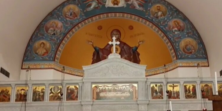 Pashkët ortodokse, besimtarët ortodoksë në Sarandë festojnë ritet e Epitafit të Premtes së Madhe