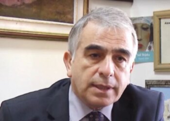 Pëllumb Xhufi: Iu rrezikua jeta — Portreti i Naim Frashërit te Qoses i shpuar me bajonetë kur serbët hynë