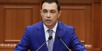 Pesë deputetë të maxhorancës kundërshtojnë votimin për Denar Bibën në Autoritetin e Konkurrencës, nisma e Klevis Balliut rrëzohet gjithashtu.