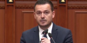 Polemikat për dëmet nga përmbytjet, opozita akuzon qeverinë; ministri Salla: procesi i kompensimit nuk është harruar