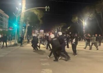 Policia arreston në flagrancë disa persona që po hidhnin molotov drejt kryeministrisë