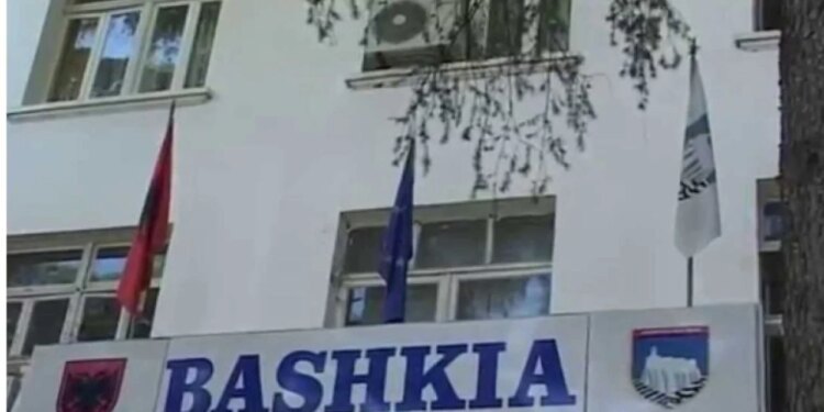 Policia njofton: Nën hetim 33-vjeçari që përhapte lajme të rreme për infektimin HIV/AIDS të zyrtarëve të Gjirokastrës