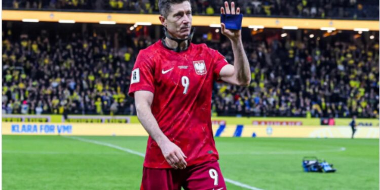 Polonia eliminohet nga Botërori, Robert Lewandowski e sheh të ardhmen e tij me kombëtaren.