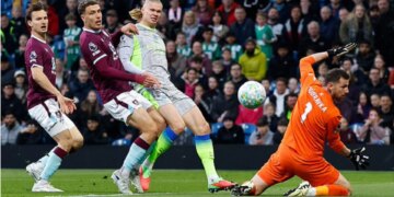 Premier League: Haaland mjafton për City ndaj Burnley, merr kreun Arsenalit; skuadra e Brojës bie matematikisht në Championship