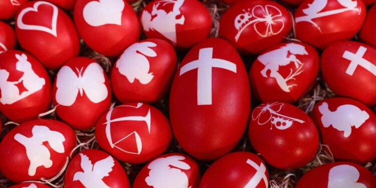 Presidenti Bajram Begaj i dërgon urimet e tij besimtarëve katolikë për festën e Pashkës, duke dëshiruar gëzim, paqe dhe bekime për të gjithë.