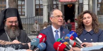 Presidenti Begaj uron Pashkën nga Korça: Bekime për besimtarët dhe gjithë shqiptarët