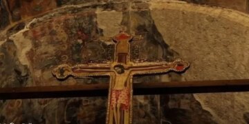 Presidenti Begaj uron Pashkët Ortodokse: U përhaptë drita e Zotit dhe ndriçoftë jetën tuaj me besim e gëzim.