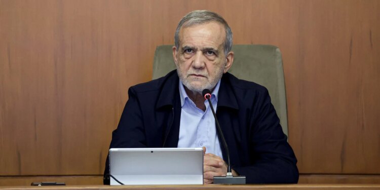 Presidenti iranian shpërndan një letër të hapur drejtuar amerikanëve: Ne nuk kemi iniciuar këtë luftë, SHBA nuk disponon prova për kërcënim nga Irani.