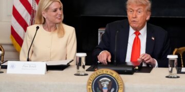 "Presidenti shpreh shqetësim për trajtimin e çështjes Epstein", CNN: Trump në prag të shkarkimit të kryeprokurores Pam Bondi.