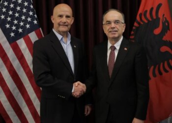 Presidenti shqiptar Begaj takon kongresmenin në Teksas: Shkëmbim perspektivash për rëndësinë e pranisë së SHBA në rajon