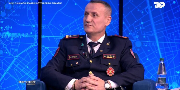 Problemi është edhe urbanistik: Zjarri në pallat, kreu i zjarrfikëses thotë se nuk kishim akses.