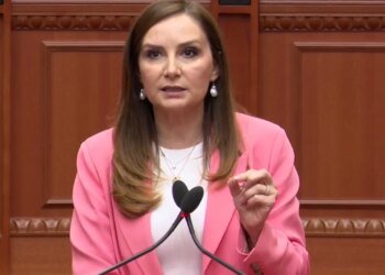 Propozimi i mazhorancës për të ndryshuar kalendarin e Kuvendit, Tabaku: Vendimi i Gjykatës Kushtetuese përbën rastin më flagrant që ndodhi këtu…