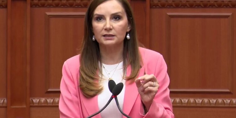 Propozimi i mazhorancës për të ndryshuar kalendarin e Kuvendit, Tabaku: Vendimi i Gjykatës Kushtetuese përbën rastin më flagrant që ndodhi këtu…