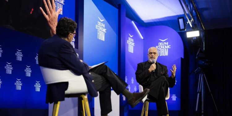 Rama për kërkesën e Trumpit për Thaçin në Hagë: Jo, mendoj që presidenti është shumë i zënë