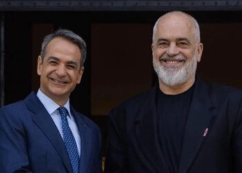 Rama publikon foto me Mitsotakis: Komunikim plot respekt e pa dorashka, kemi ambicie për të modernizuar vendet tona