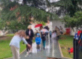 Rastet e Autizmit rriten në qendrën "Horizont" për Fëmijë me Aftësi të Veçanta në Fier, në kuadrin e Ditës Botërore të Autizmit.