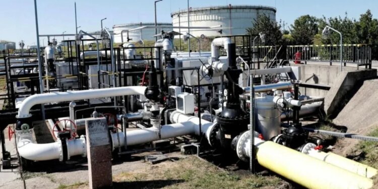 Rifillimi i furnizimit me naftë; BE miraton paraprakisht kredinë 90 mld euro për Ukrainën, një mbështetje jetike