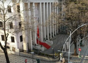 Rishqyrtimi i politikave për arrestin në burg, Kolegjet e Bashkuara kanë të planifikuar një takim sot.