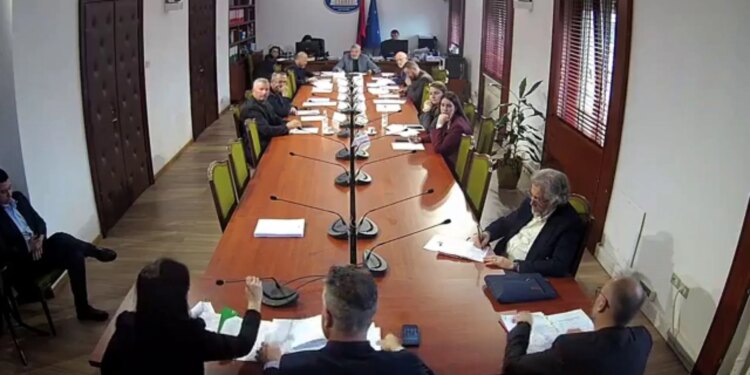 Rrëzohet nisma e PD për heqjen e akcizës së gazit natyror në industrinë prodhuese; Financat: Ligj fundviti