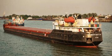 Rusia humbet anijen që transportonte grurë në Detin e Azovit, një të vdekur dhe dy të zhdukur.