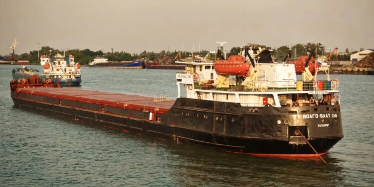Rusia humbet anijen që transportonte grurë në Detin e Azovit, një të vdekur dhe dy të zhdukur.